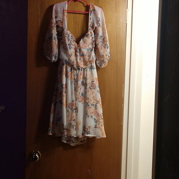 Flowery off the shoulder dress - Picture 1 of 4